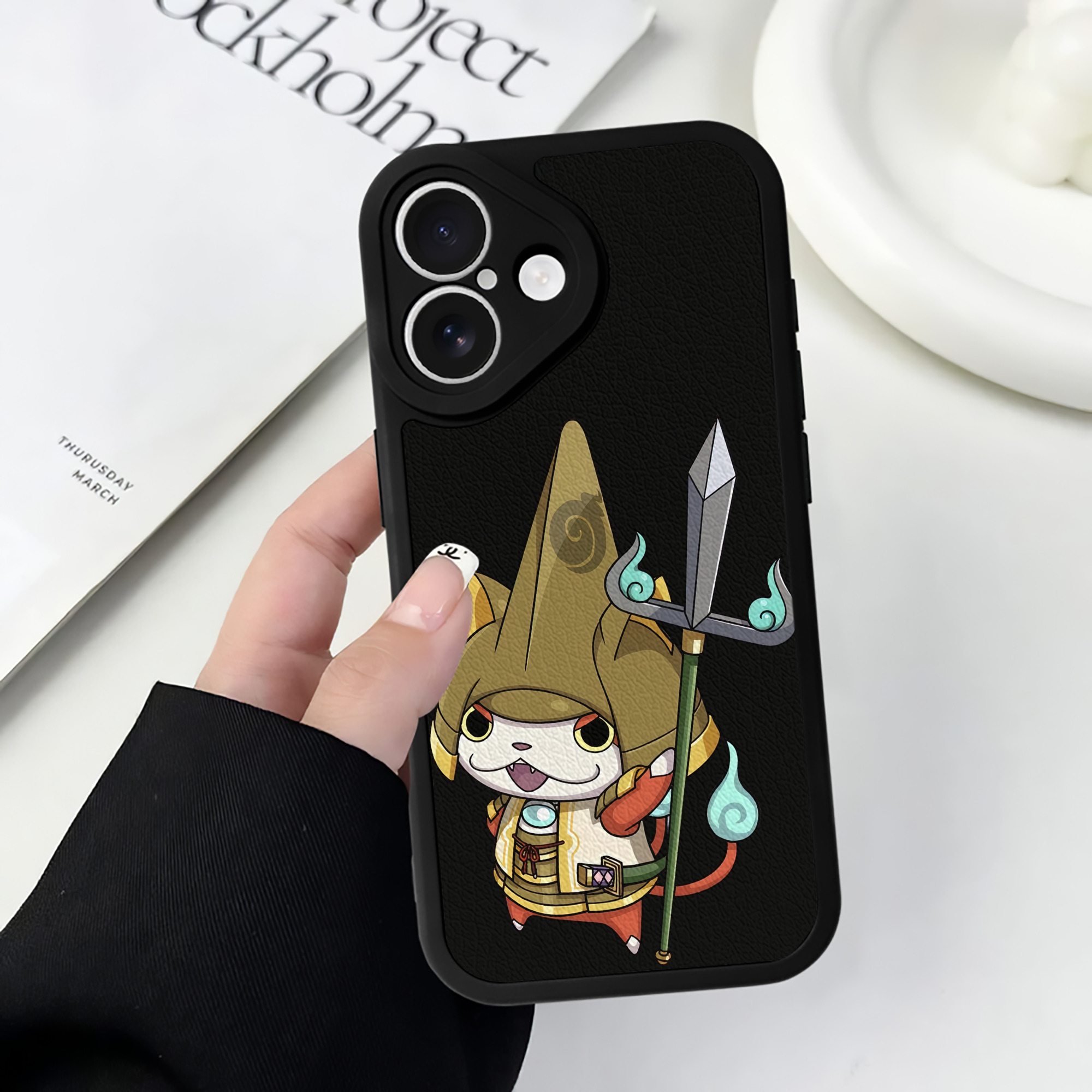 （画像用） 妖怪ウォッチ Yo-kai Watch 【iPhone 16シリーズ対応】シリコンスマホケース（レザー調） 材質：シリコン